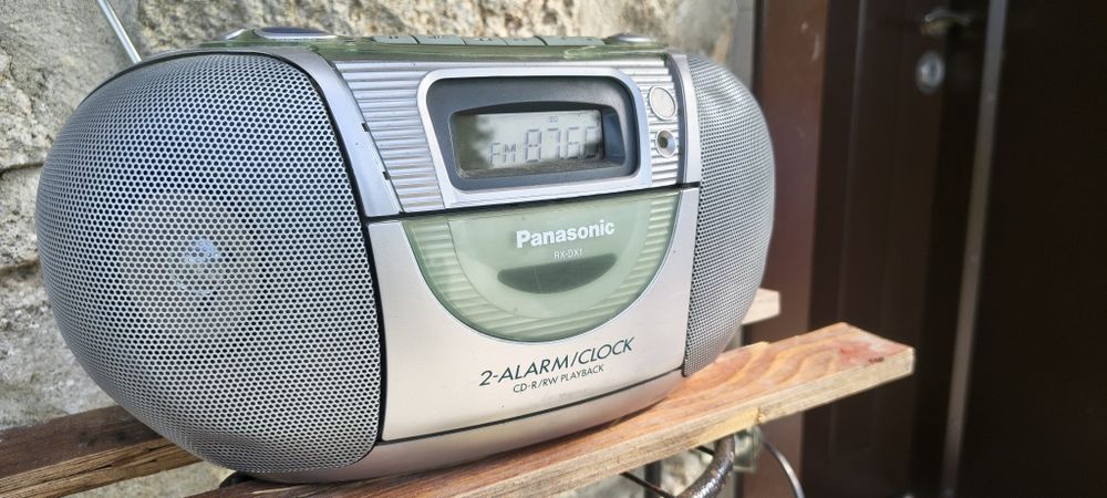 Два касетофона Philips и Panasonic,