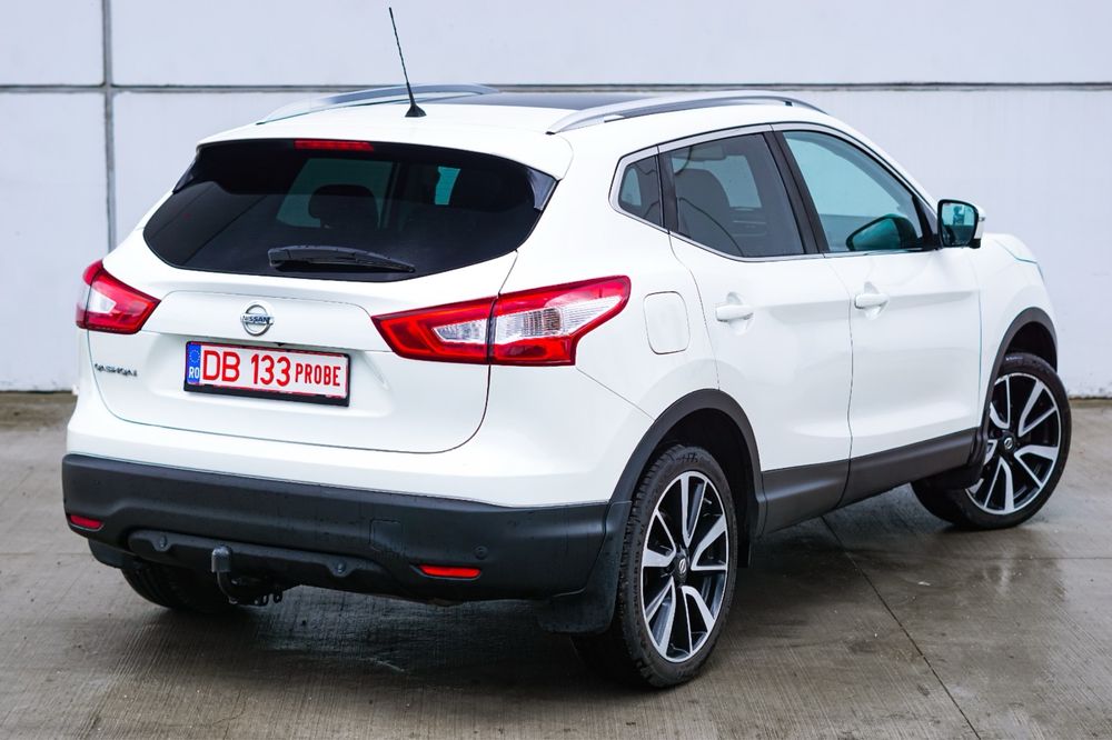 Nissan Qashqai xenon/navi/panoramic!