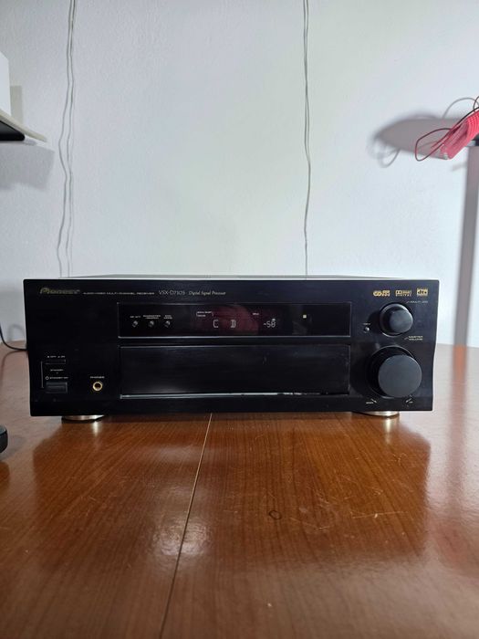 Receiver Pioneer model: VSX-D710S. in stare perfecta + Telecomanda!