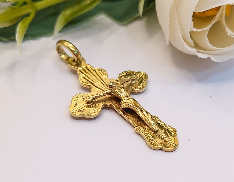 Cruce din aur galben de 14K – gramaj 3,30 gr