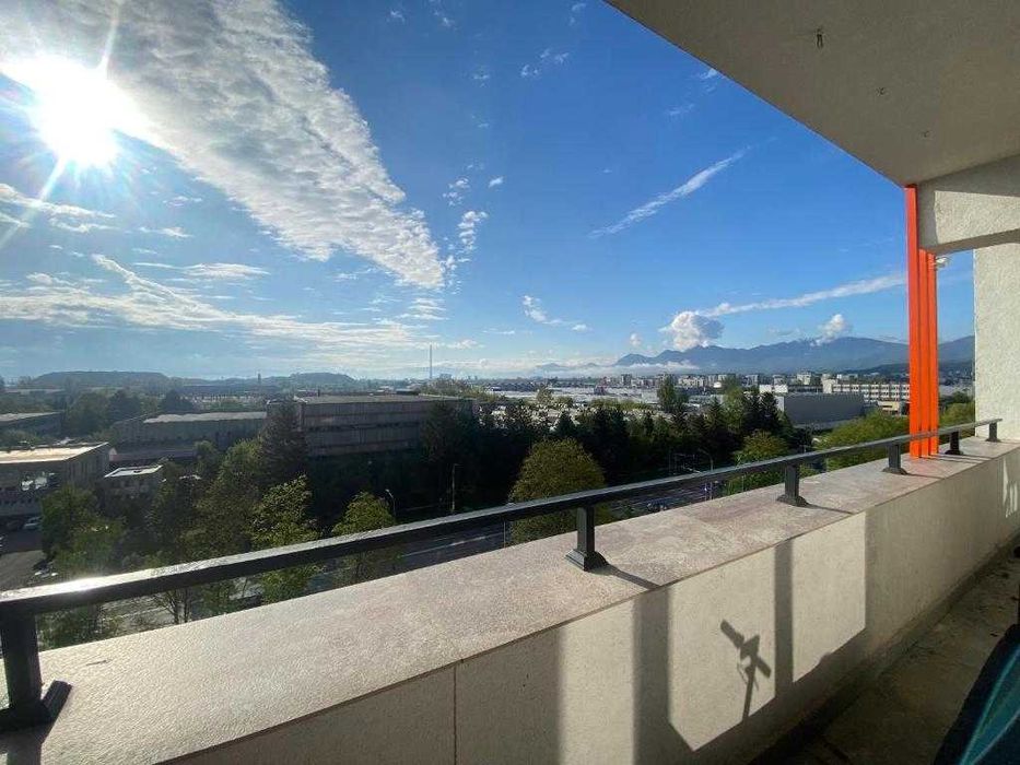 3 camere, 100m², zona Coresi, vedere munte, 2 băi, disponibil imediat