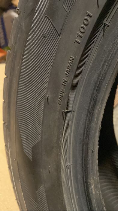 Продам шины б/у от камри