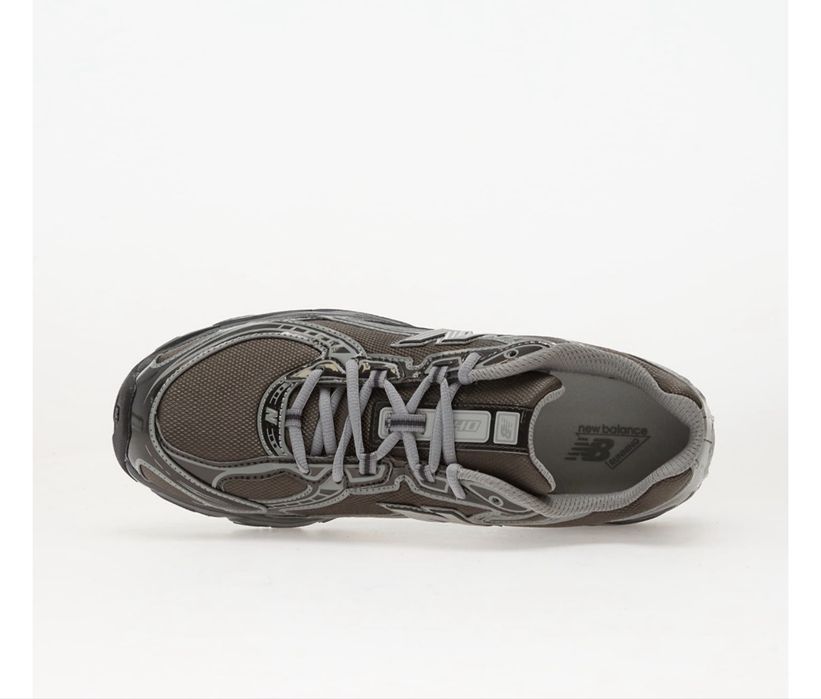 New Balance 740
