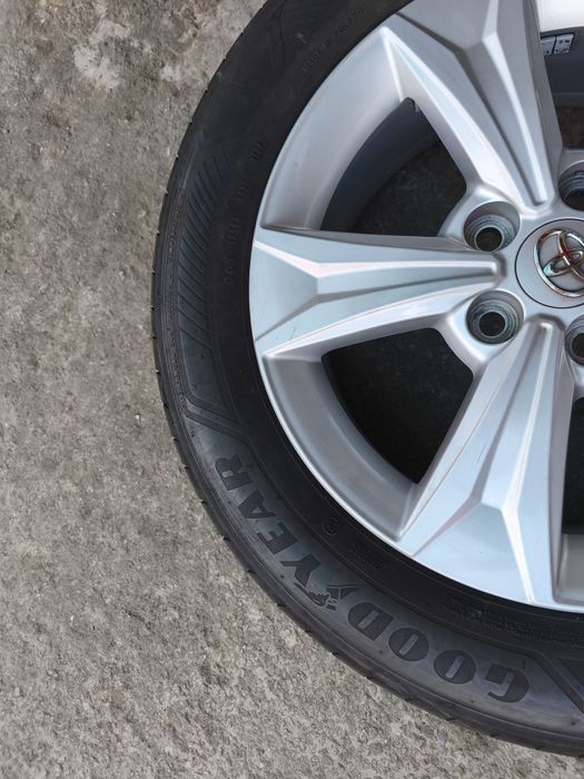 17" оригинални алуминиеви джанти за Toyota Chr.