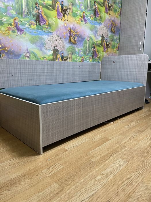 диван сатылады срочнооооооооо