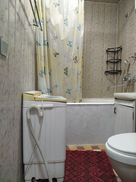 Ijaraga kvartira beriladi Mikrayon 2 xona 3 etajbozorcha orqasida