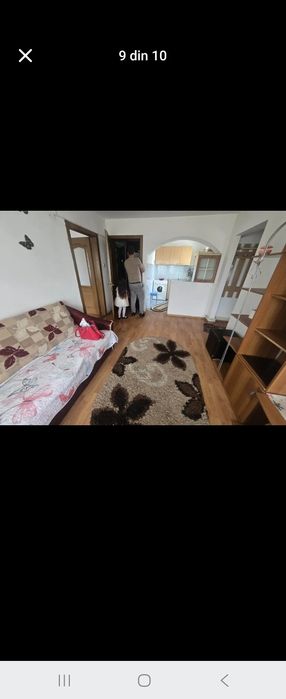 Vând apartament roman