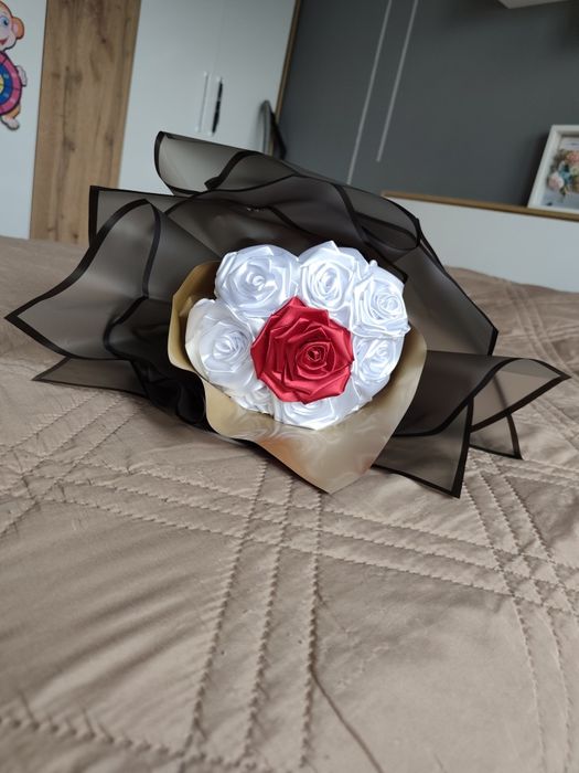 Букет от вечни рози - сатенени