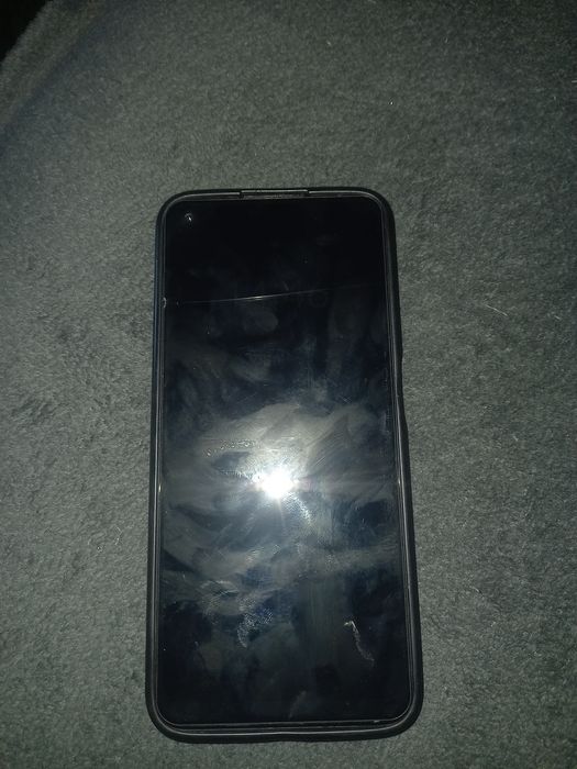 Продам телефон realmi narzo 50