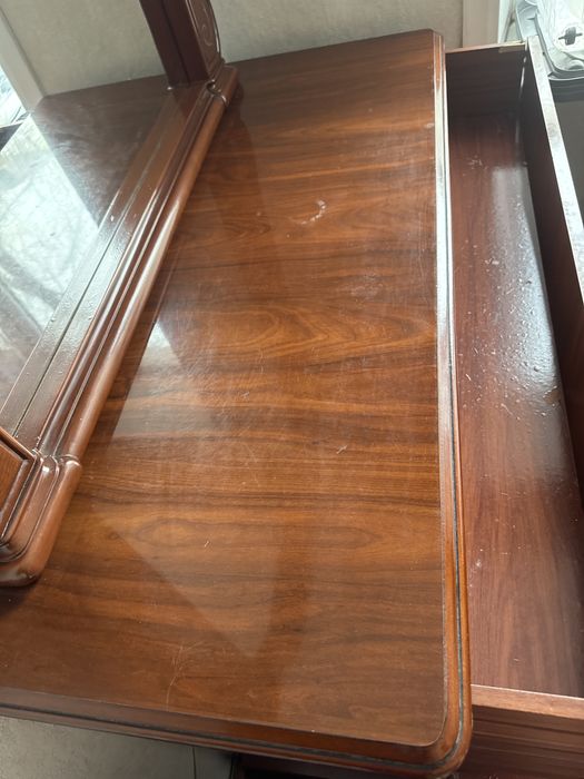 Продам комод с зеркалом