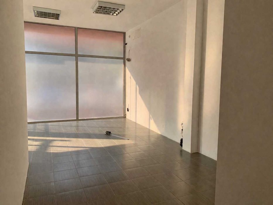 Дава се под наем Магазин в Пловдив, Христо Смирненски - 48 кв.м за 398.82 € - Снимка #4