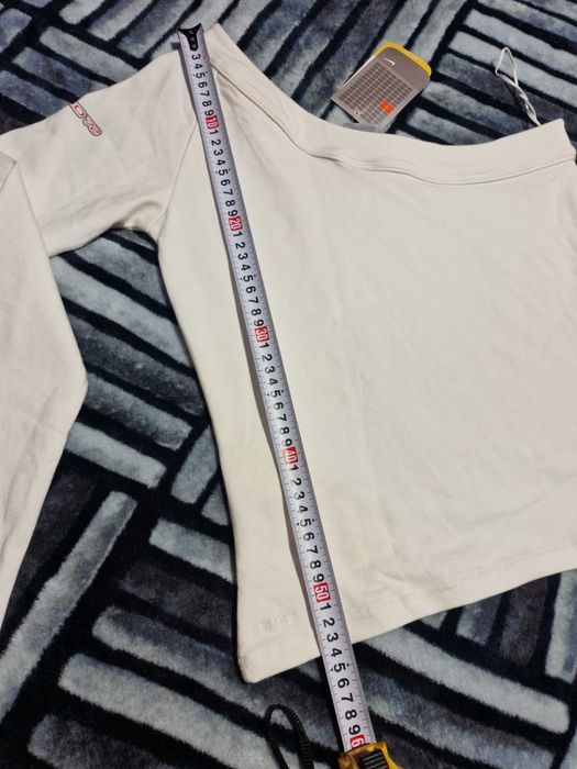Bluza umerii goi Nike Studio 72 vintage Y2K - Femei M