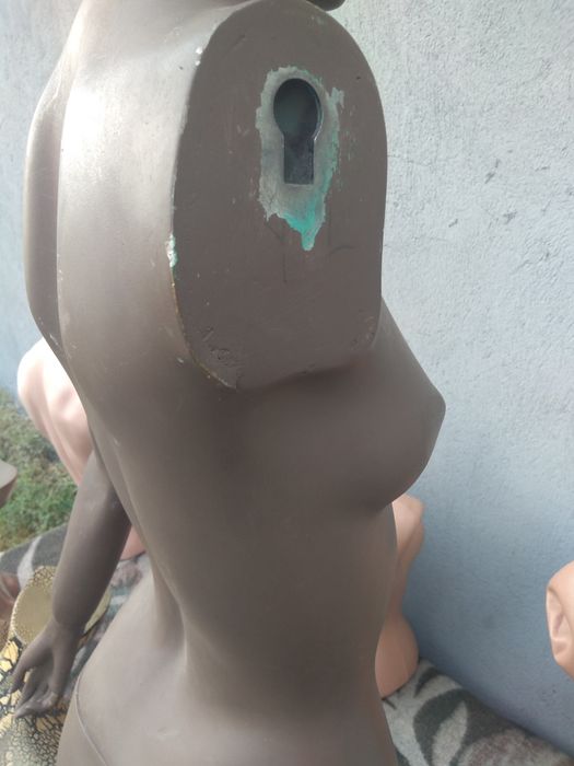 Лот манекени . Цената е за всички .