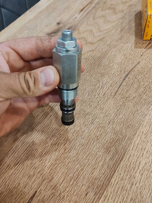 Supapa reglaj presiune miniescavator jcb 8030