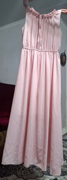 Продаётся платье на 10-12 лет