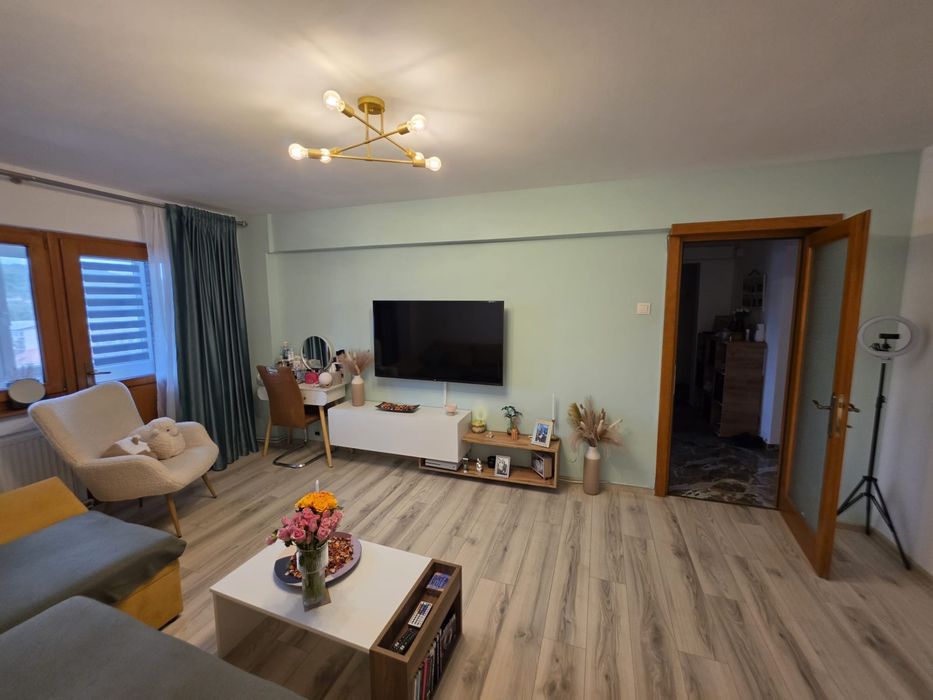 Apartament 3 camere, 72 mp, renovat și mobilat – Curtea de Argeș, Bulevardul Basarabilor