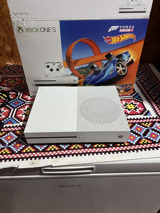 XBOX ONE S   In stare buna