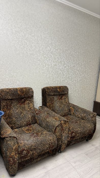 Отдам даром кресло диван