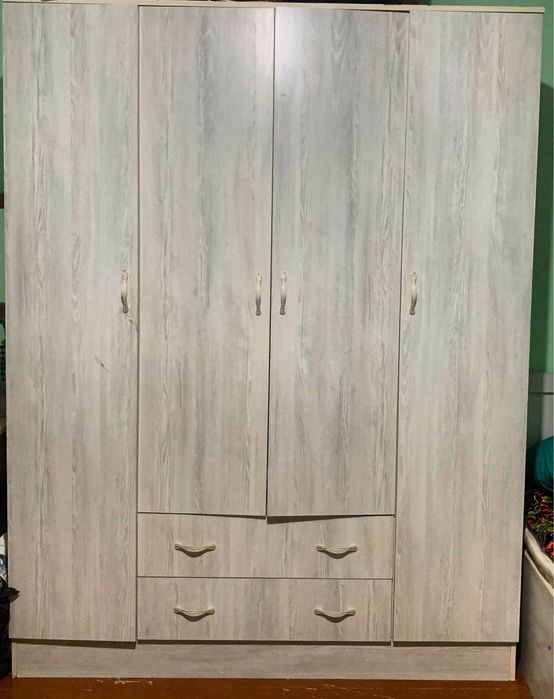 Shkaf i 2 kiwilik spalniy