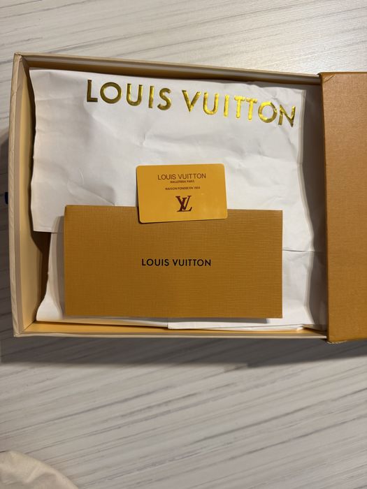 Vand adidasi louis vuitton