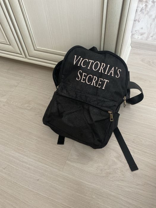 Продам сумки рюкзаки в школу удобные доя девочки