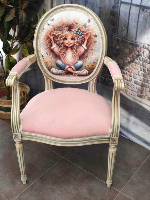 Стол модел Медальон