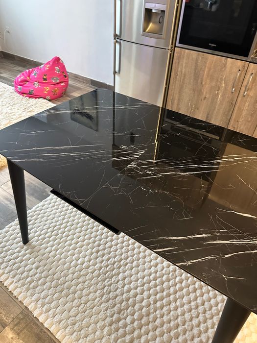 Маса закалено стъкло черна, мрамор