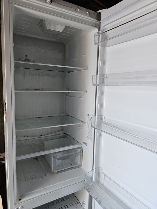 Холодильник Indesit