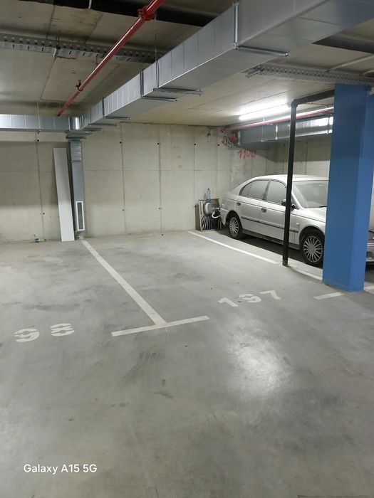 Дава се под наем Гараж / Паркомясто в Варна, Младост 1 - 15 кв.м за 76.5 € - Снимка #1