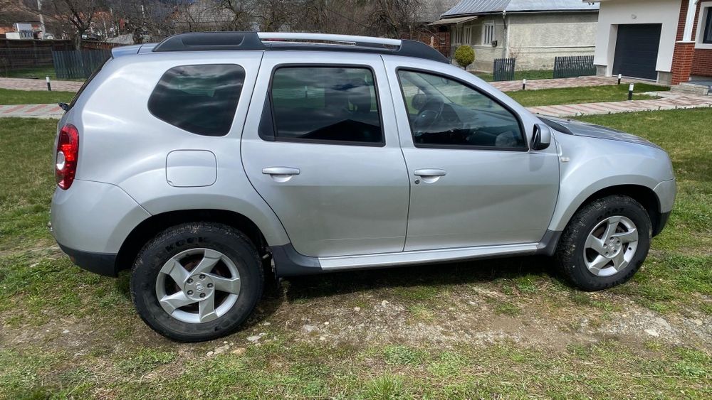 Dacia Duster 1.5 dci 4x4 
An fabricare -2011