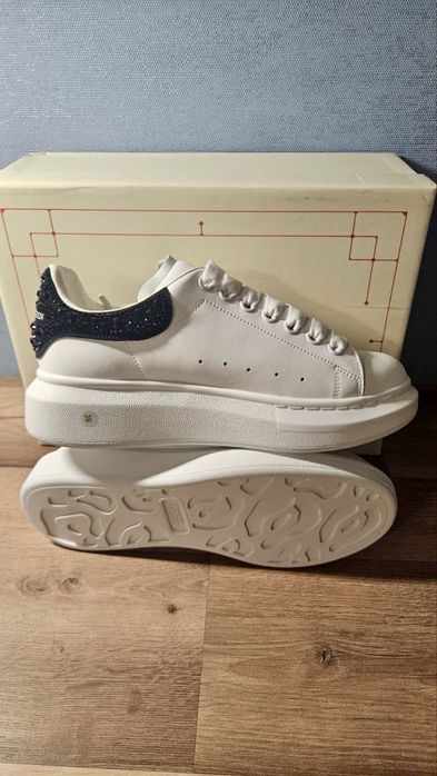 Alexander Mcqueen pietricele negre