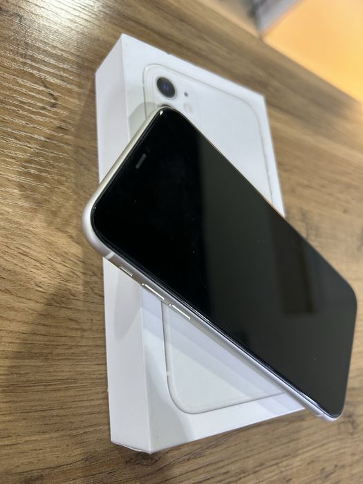 Айфон 11 в идеальном состояние