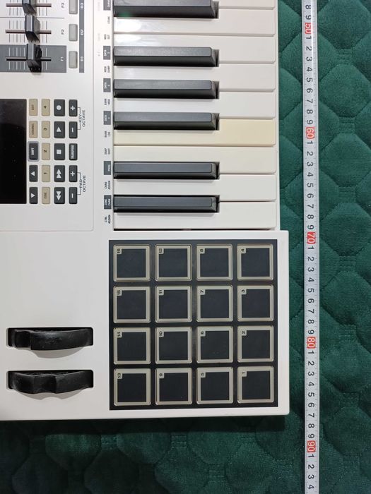 Code 49 - USB MIDI Controller With X/Y Pad синтезатор клавир