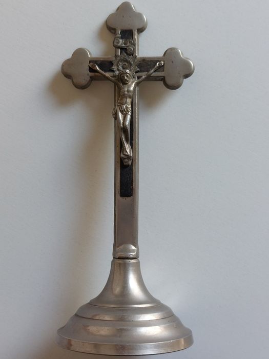 Crucifix vechi doua modele