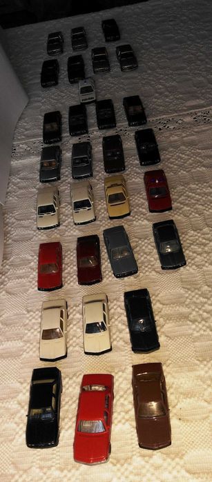 Vand machete autoturisme BMW, la scara 1:87, Herpa, Wiking