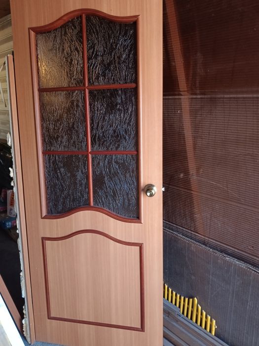 Продам двери б./у.