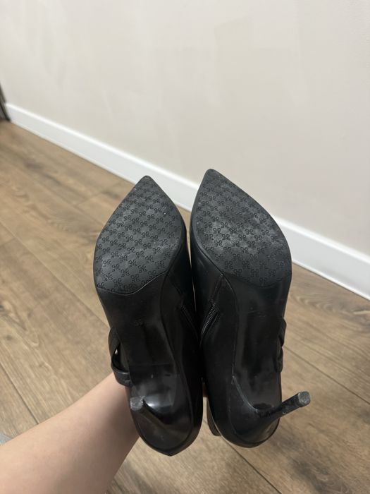 Ботильные черные