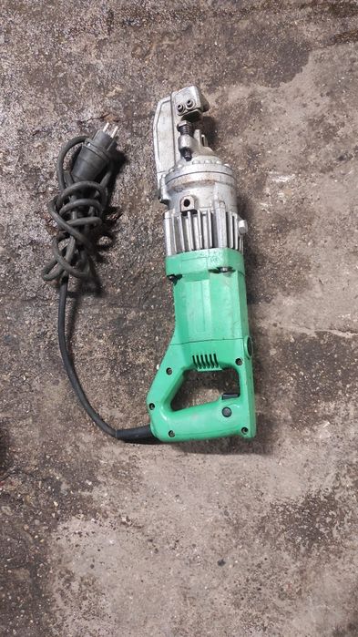 Masina de taiat  fierul beton pana la fi 18 în stare excelenta