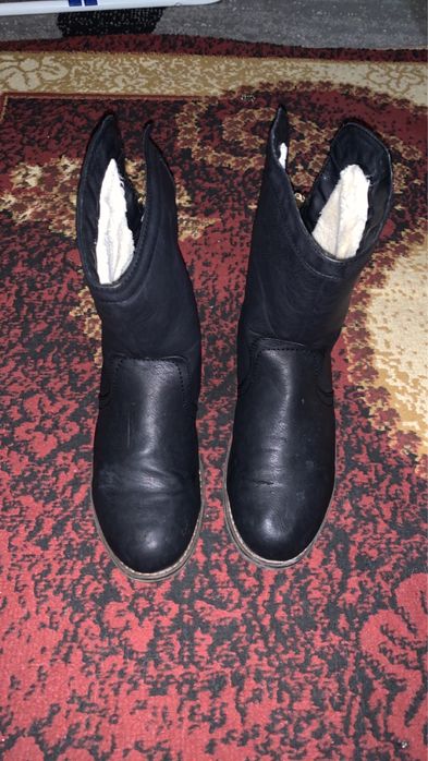 Vând aceste botine!