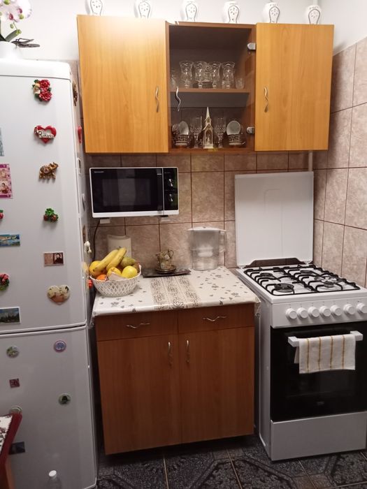 Vând mobila de bucătărie