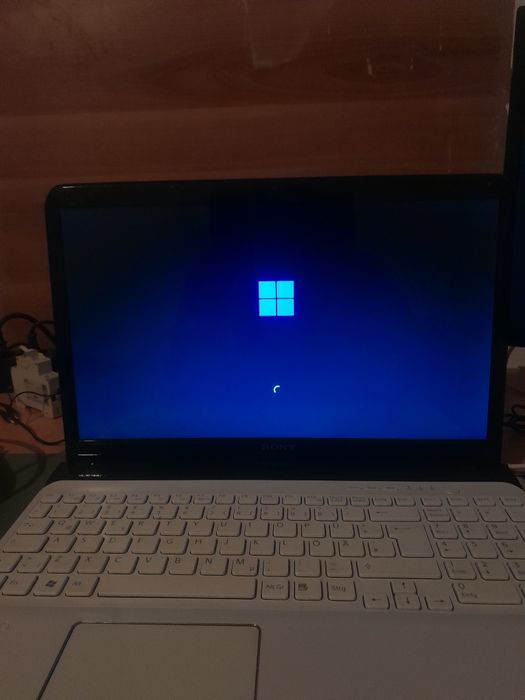 Laptop sony vaio sve1511v1ew