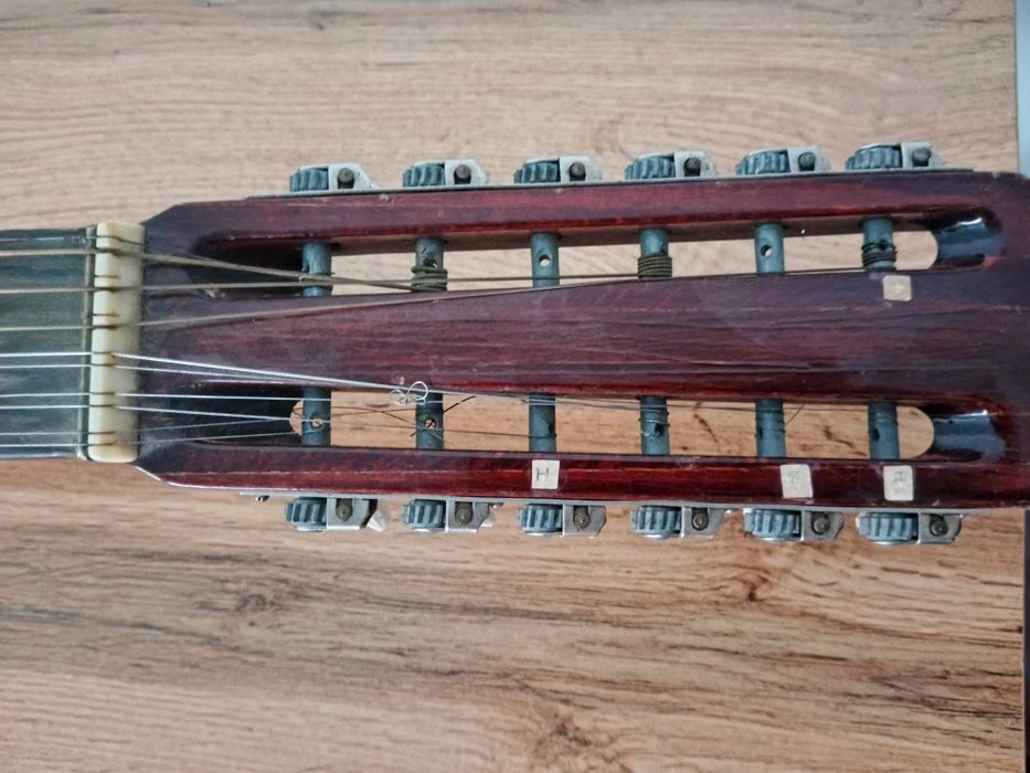 Sotiladi sovetskaya gitara termiz shaxar