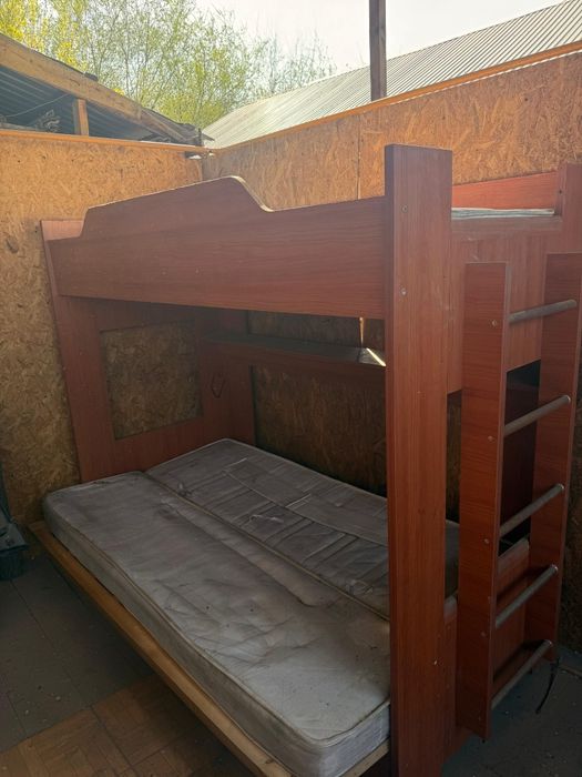 Двухярусный кровать