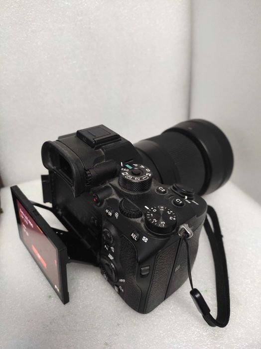 Sony α7R III - комплект, без дори драскотина