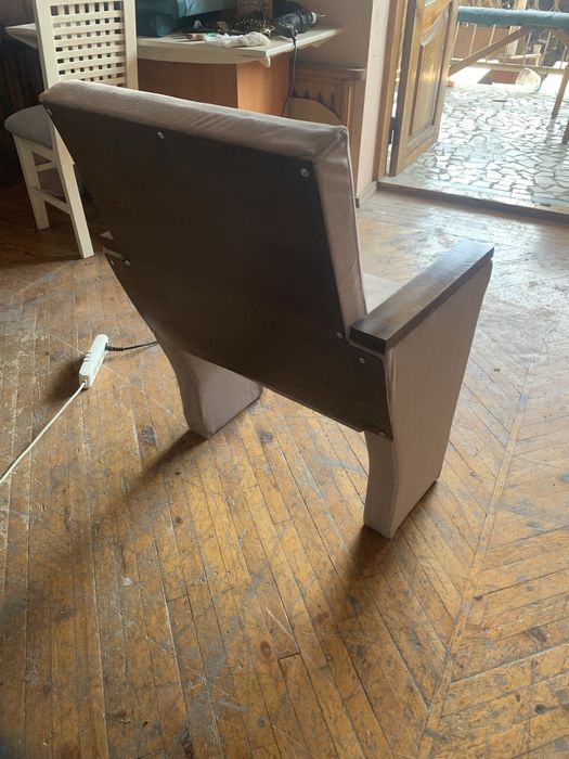 театральные кресла. кресла в зал