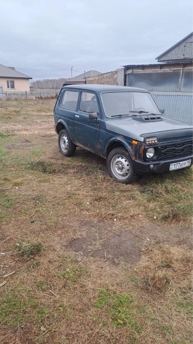 Продам ниву 21213 в разбор