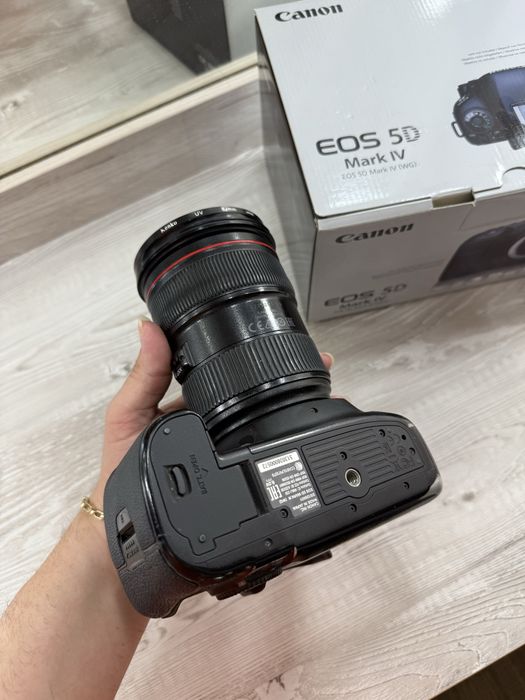 Canon 5D Mark IV+ 24-70mm 2.8 + 85mm 1.2