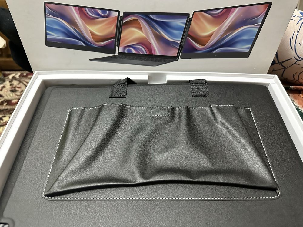 Laptomo S3 -Triple Screen 14” - Laptop Screen Extender Laptomo S3 -Triple Screen 14” - Laptop Screen Extender