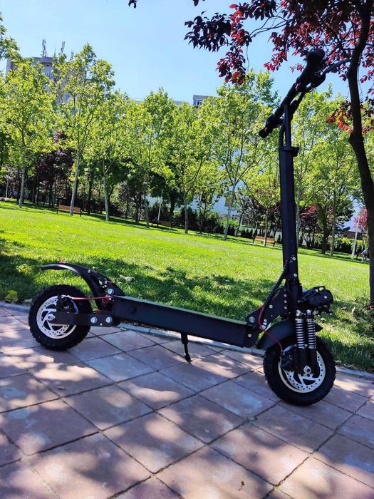 Trotineta Electrica - Noua cu Motor 1600w 48v18ah scuter electric naveta Nou