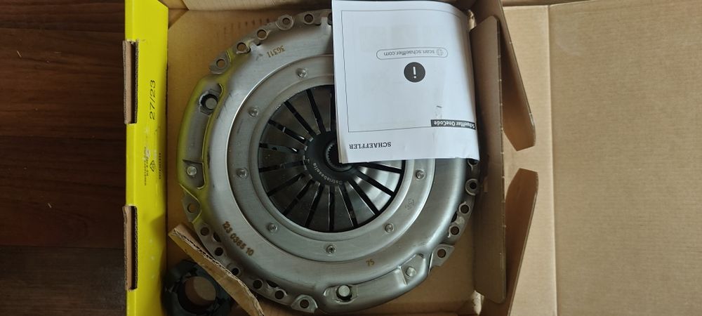 Комплект съединител LUK  VW 1.9 TDI 230mm